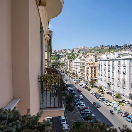 Ad Maiora Boutique Konukevi Napoli