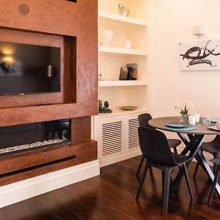 Ad Maiora Boutique 4* نابولي