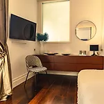 Ad Maiora Boutique